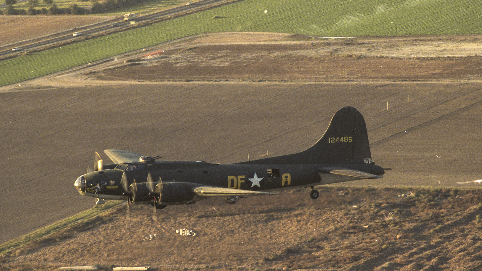 Boeing B-17 Flying Fortress , HD Wallpaper & Backgrounds