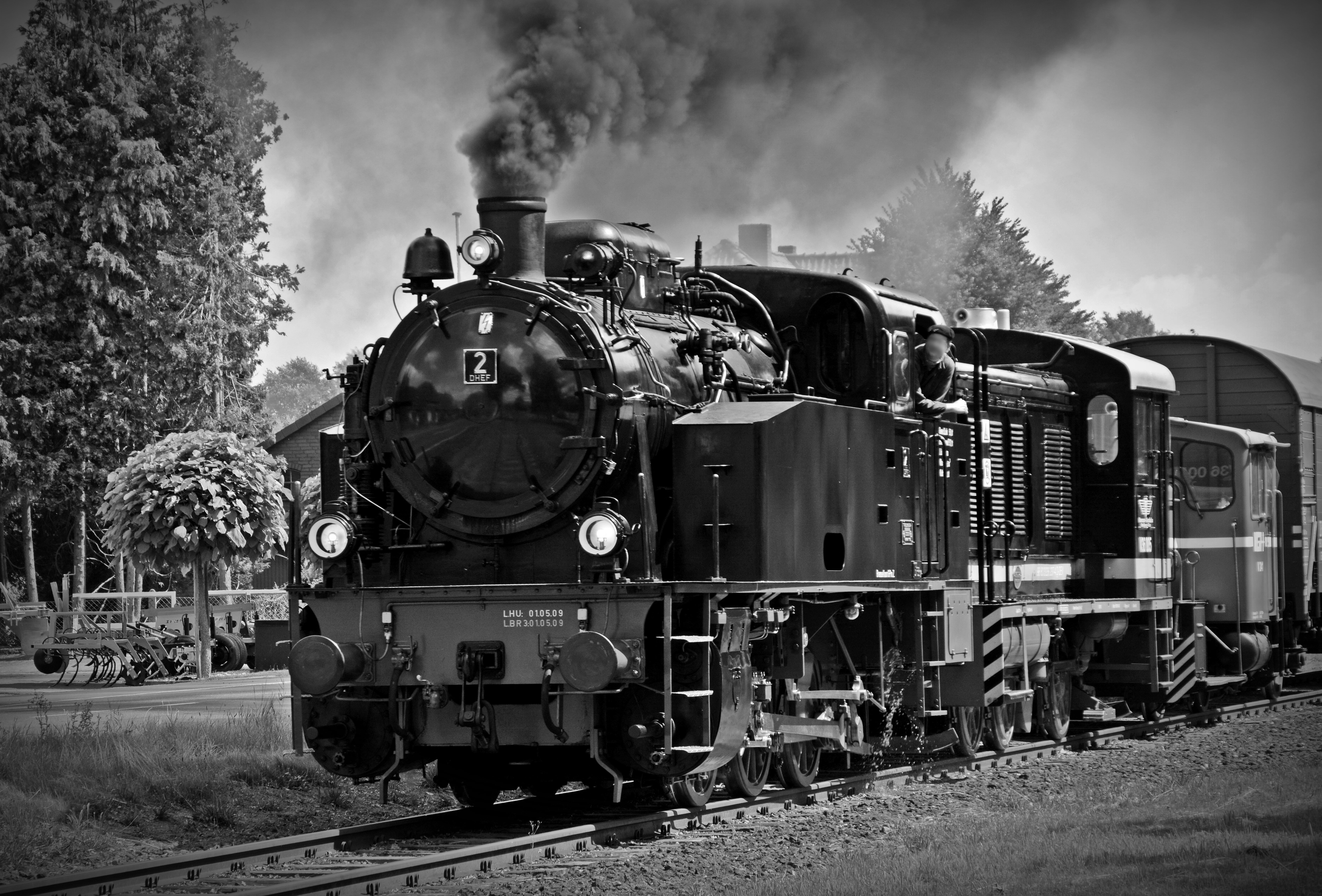 Charcoal Train , HD Wallpaper & Backgrounds