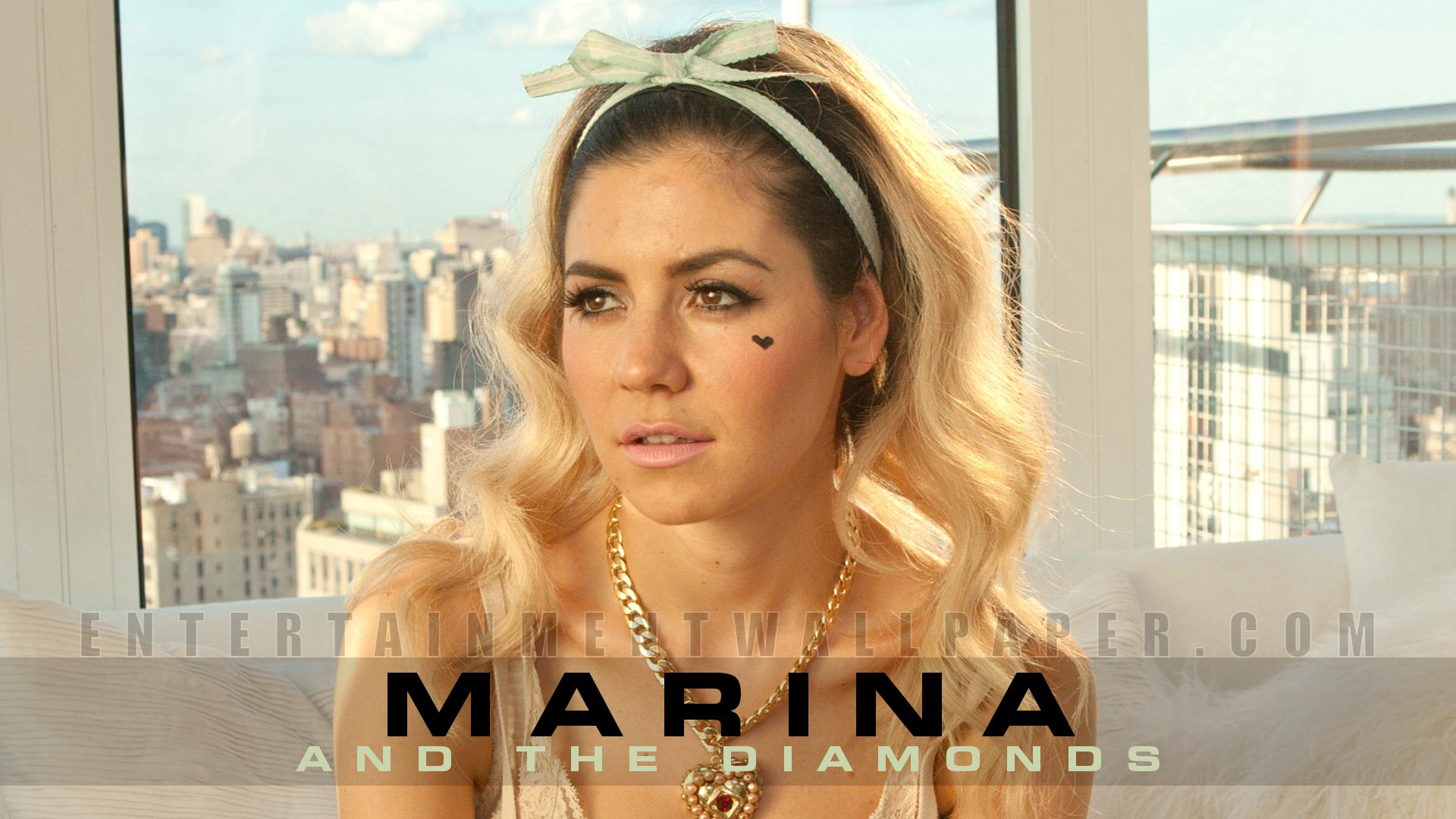 Marina And The Diamonds Wallpaper - Marina And The Diamonds Now , HD Wallpaper & Backgrounds
