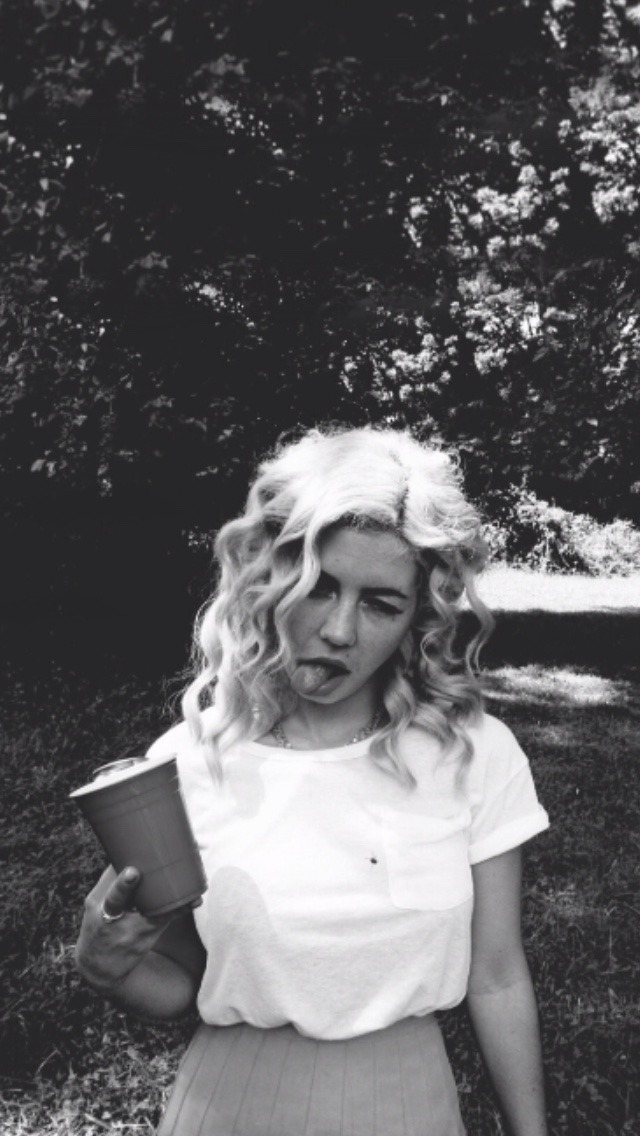 Photoshoot Black And White Music Song Request B&w The - Electra Heart , HD Wallpaper & Backgrounds