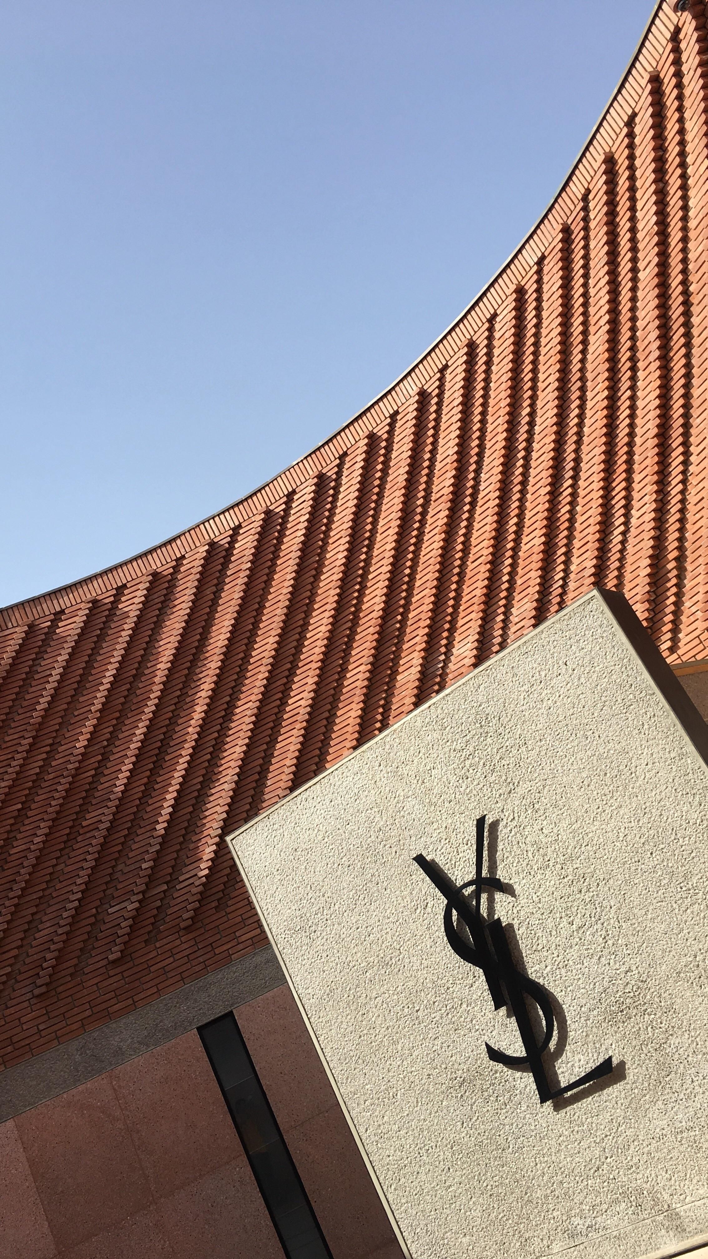 Yves Saint Laurent - Commercial Building , HD Wallpaper & Backgrounds