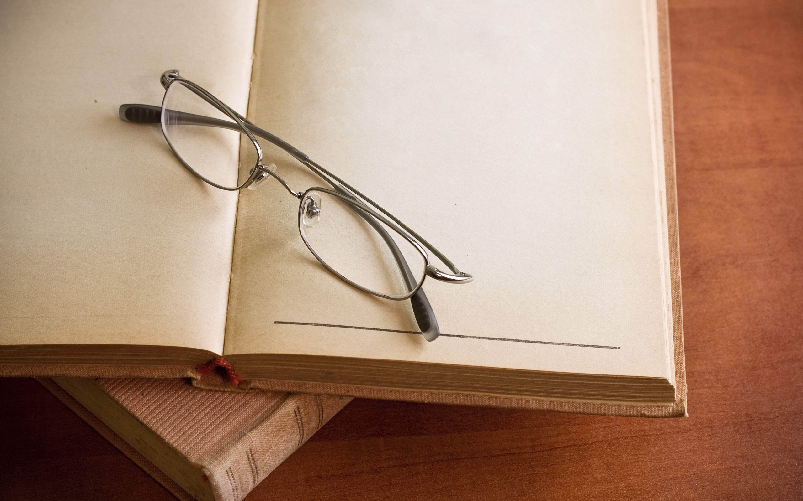 Wallpaper Of A Pair Of Spectacles On An Open Book - Books With Glasses Wallpapers For Phone , HD Wallpaper & Backgrounds