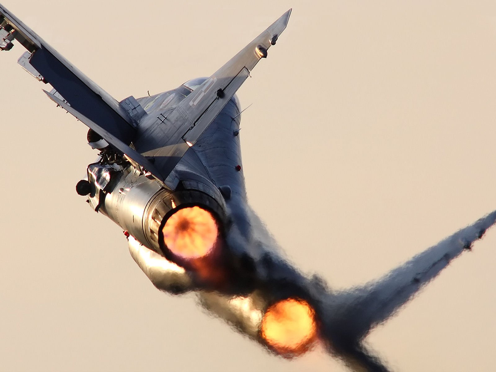 Mig-29 Fighter Jet Military Russian Airplane Plane - Ufo Yugoslavia , HD Wallpaper & Backgrounds