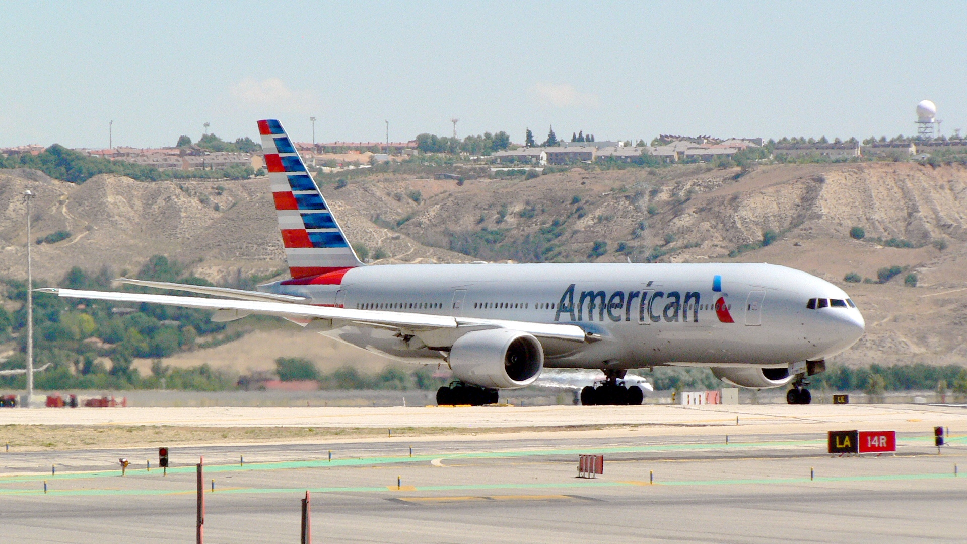 American Airlines - Boeing 777 American Airlines Madrid , HD Wallpaper & Backgrounds