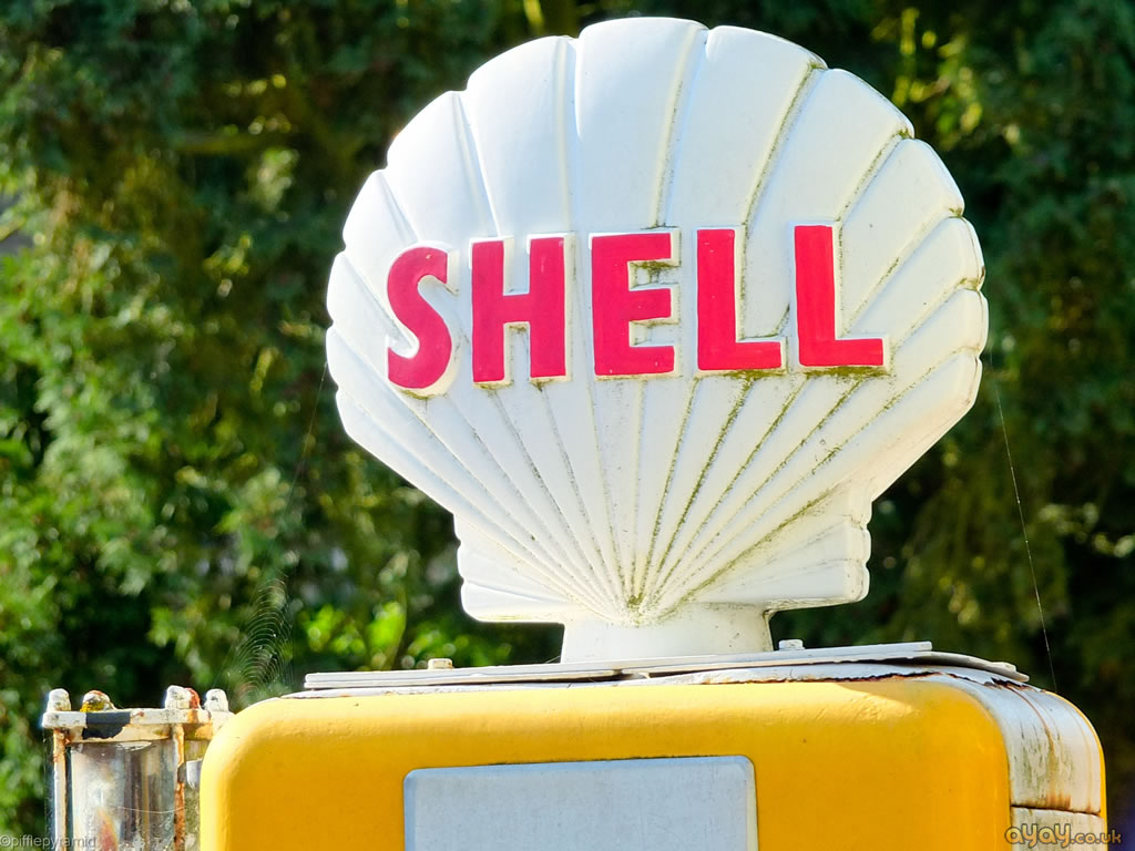 Old Shell Petrol Pump - Signage , HD Wallpaper & Backgrounds