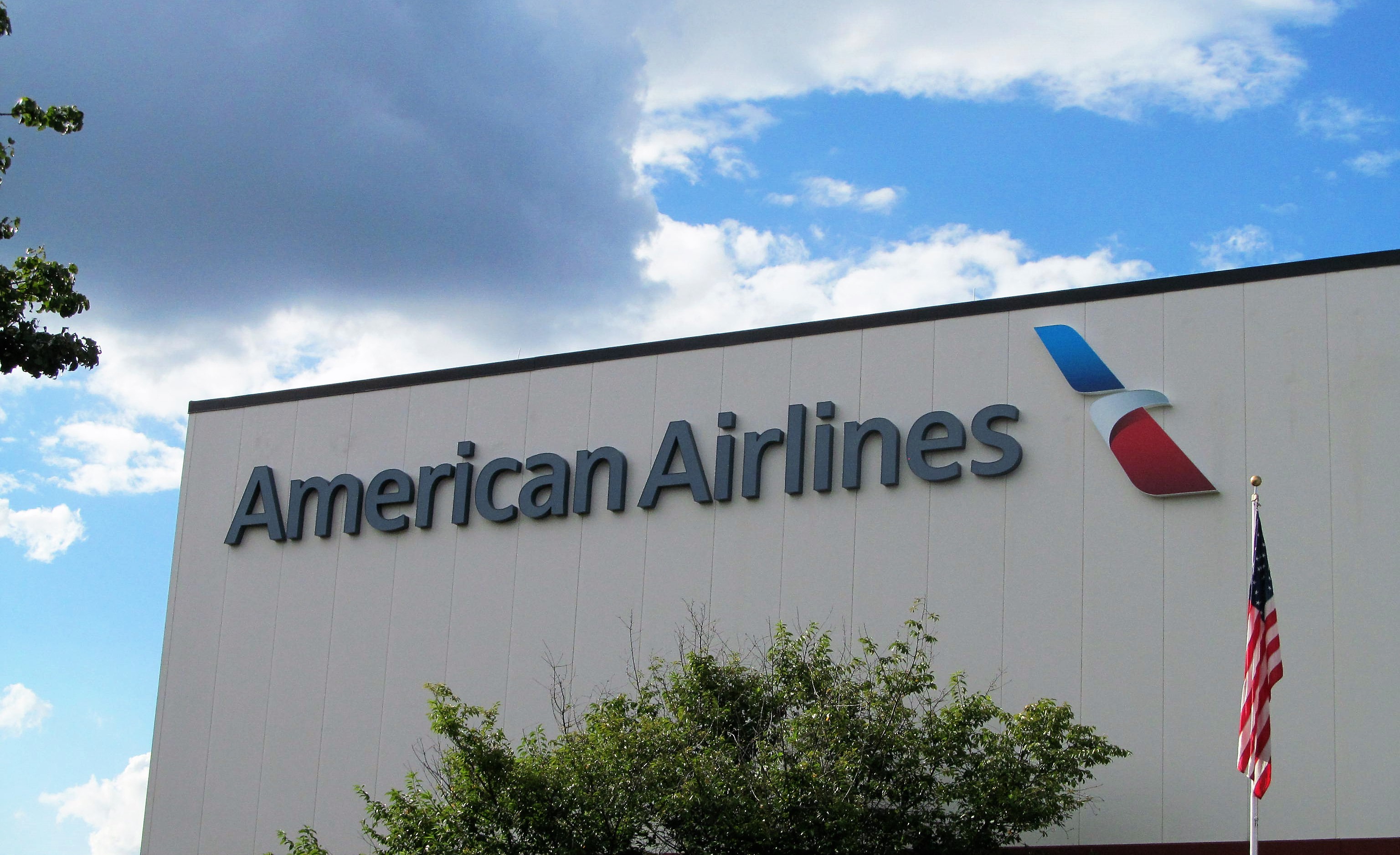 American Airlines Signage - Signage , HD Wallpaper & Backgrounds