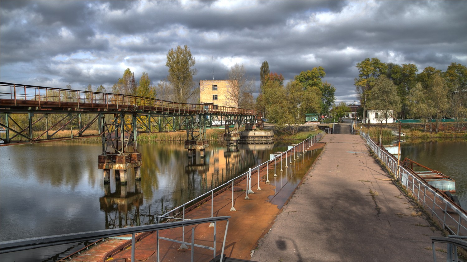 Post-apocalyptic Pripyat Chernobyl Port Wallpaper - Apocalyptic Chernobyl , HD Wallpaper & Backgrounds