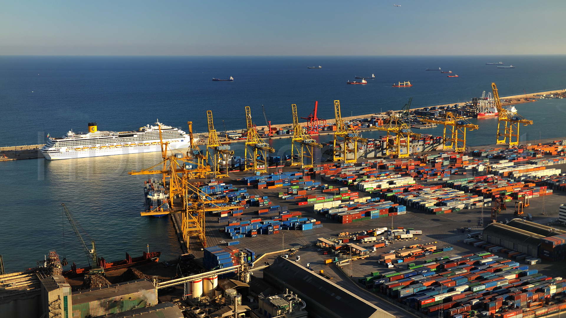 Container Terminal Wallpaper - Visakhapatnam Port Andhra Pradesh , HD Wallpaper & Backgrounds