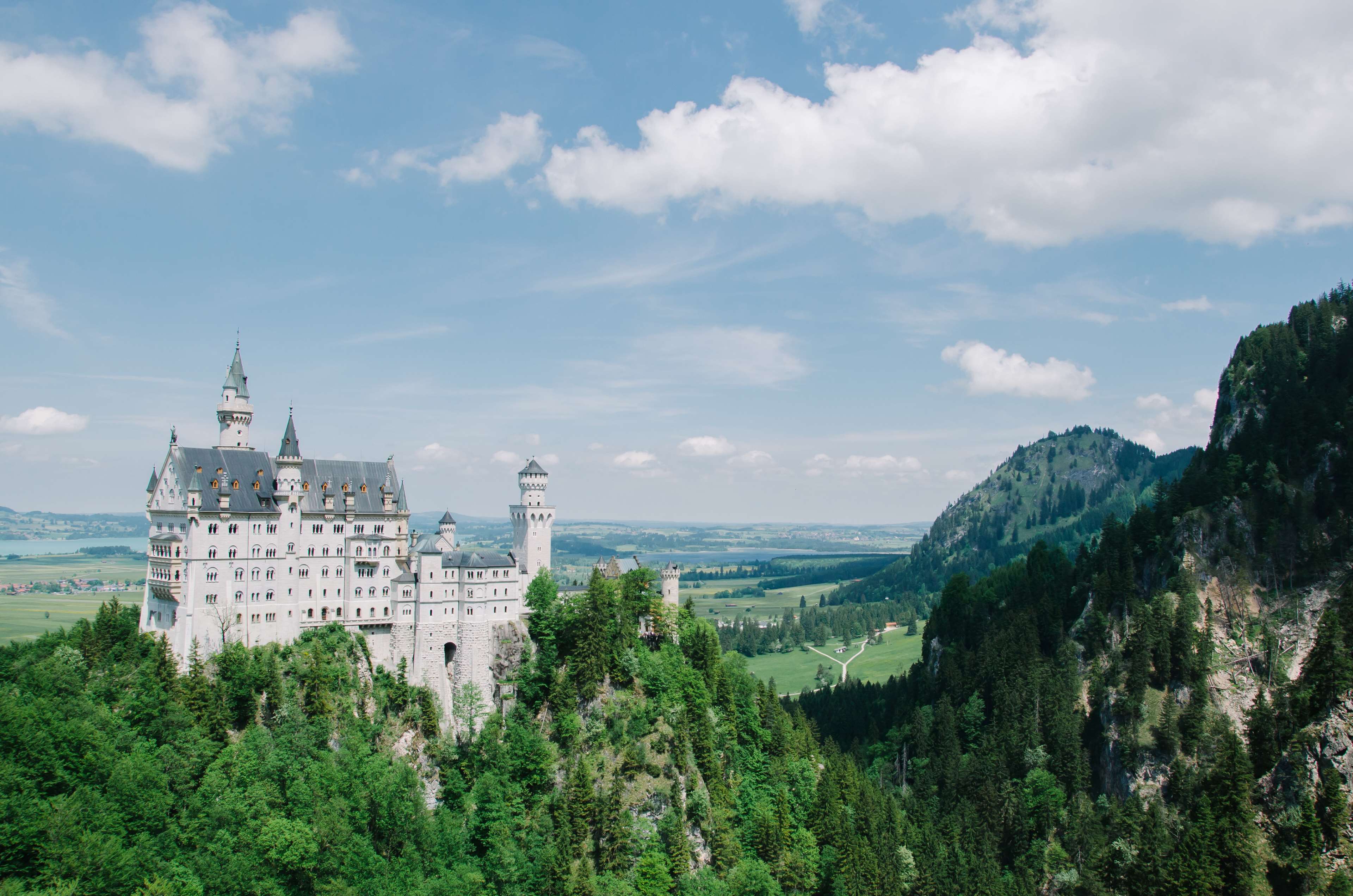 Bavaria, Castle, Germany, Landmark, Neuschwanstein - Neuschwanstein Castle , HD Wallpaper & Backgrounds