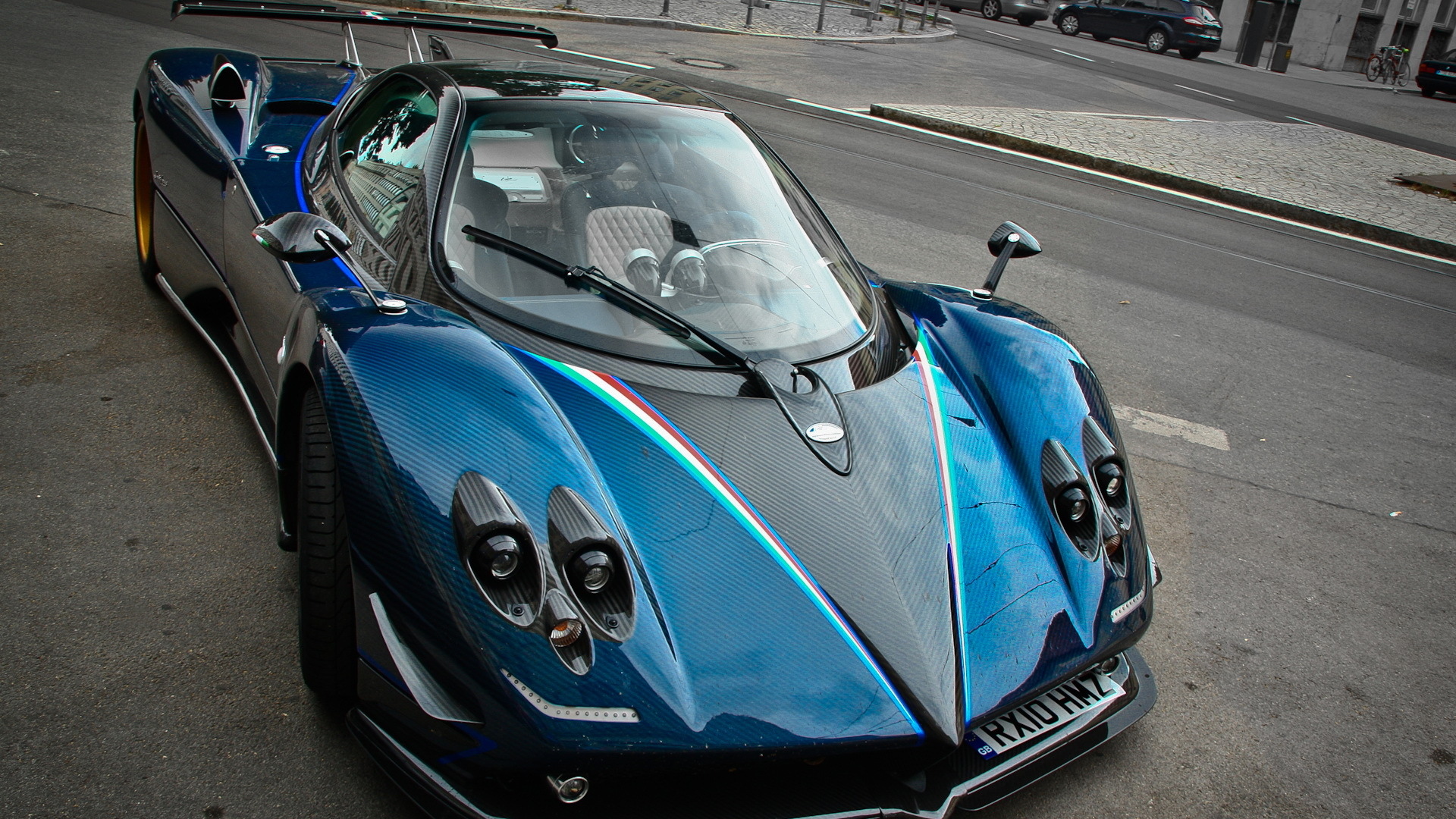 Blue Pagani Huayra Wallpaper - Pagani Zonda Pics Hd , HD Wallpaper & Backgrounds