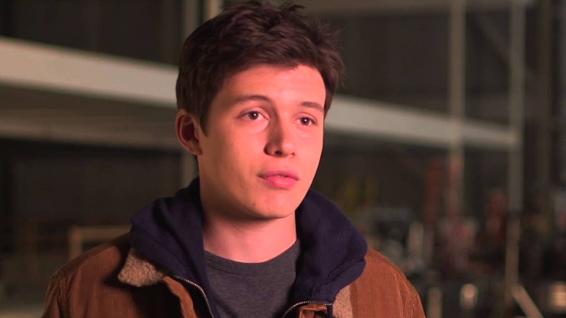 Nick Robinson 1080p Pics - 5th Wave Nick Robinson , HD Wallpaper & Backgrounds