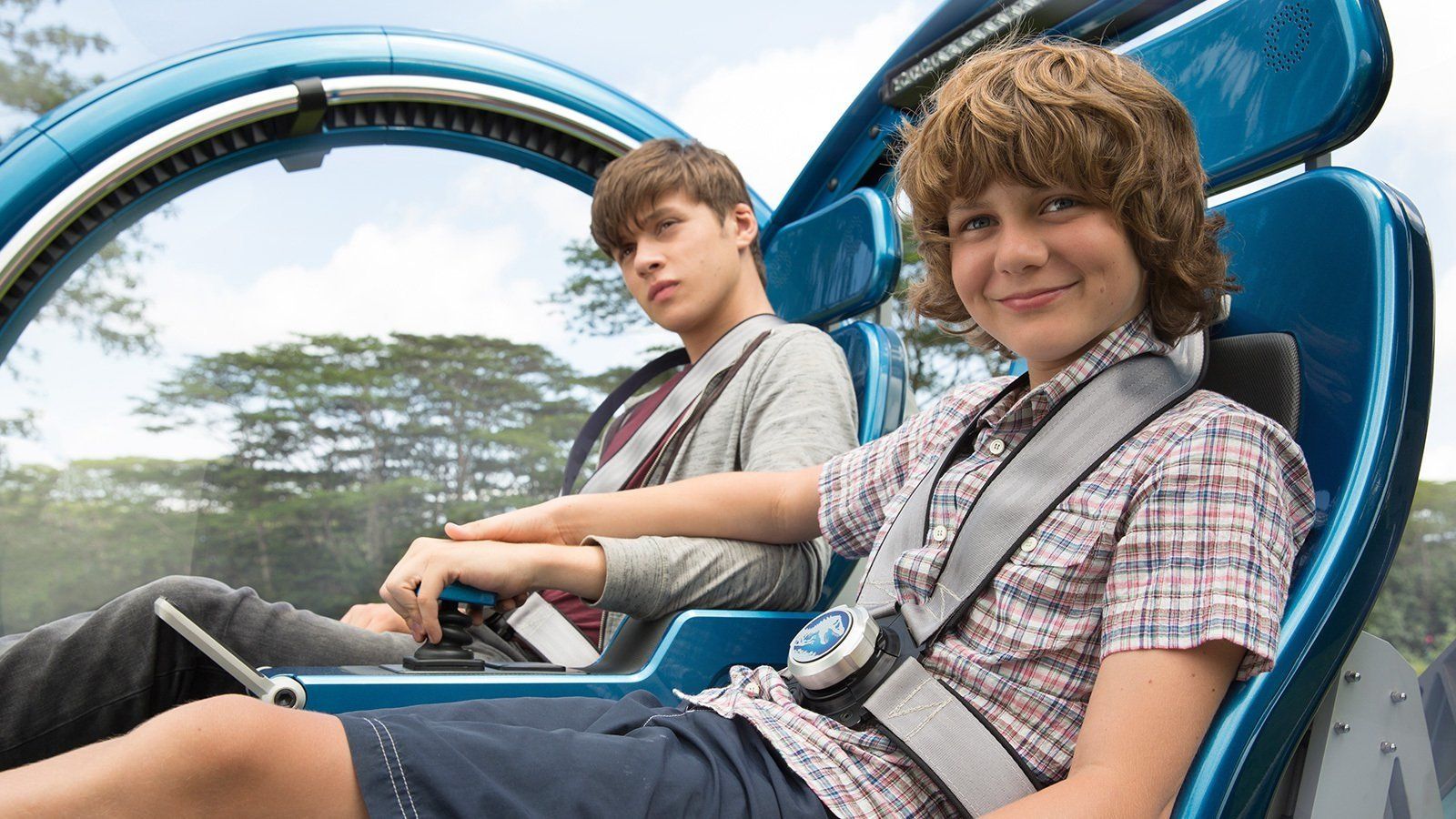 14 Nick Robinson Hd Wallpapers - Kids In Jurassic World , HD Wallpaper & Backgrounds