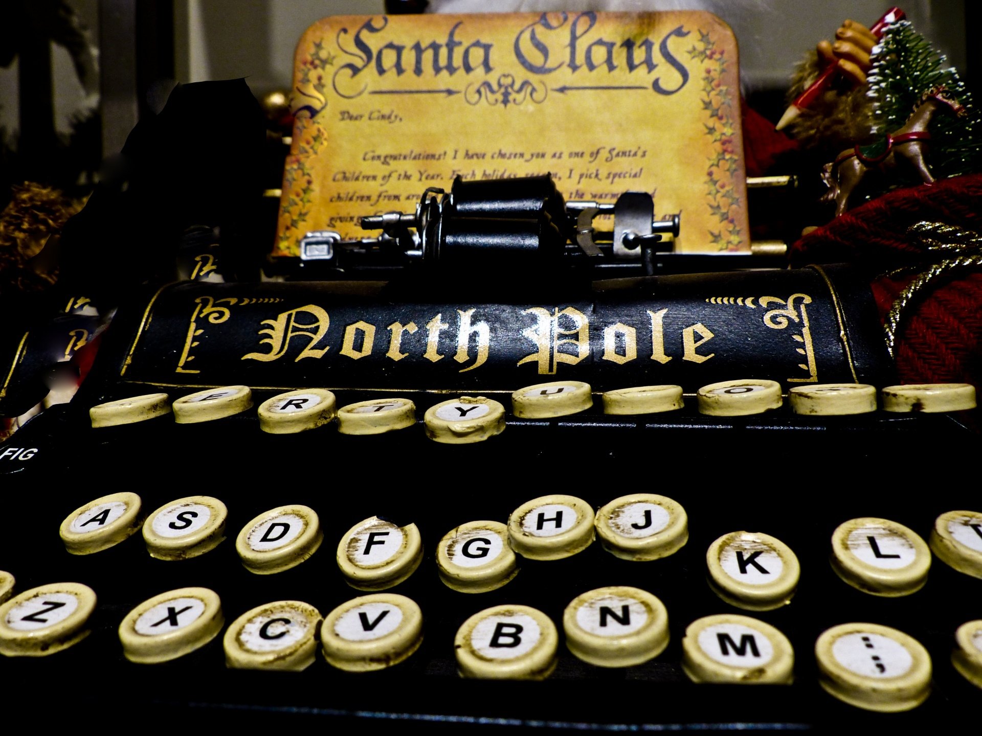 Typewriter Wallpaper - Christmas Typewriter , HD Wallpaper & Backgrounds
