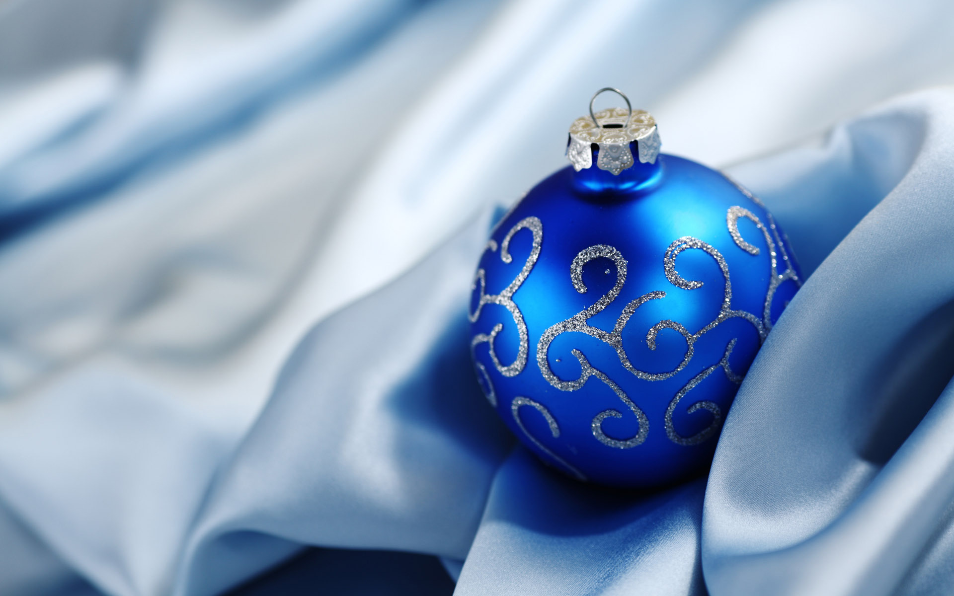 Blue Christmas Ornaments - Blue Christmas Wallpaper Hd , HD Wallpaper & Backgrounds