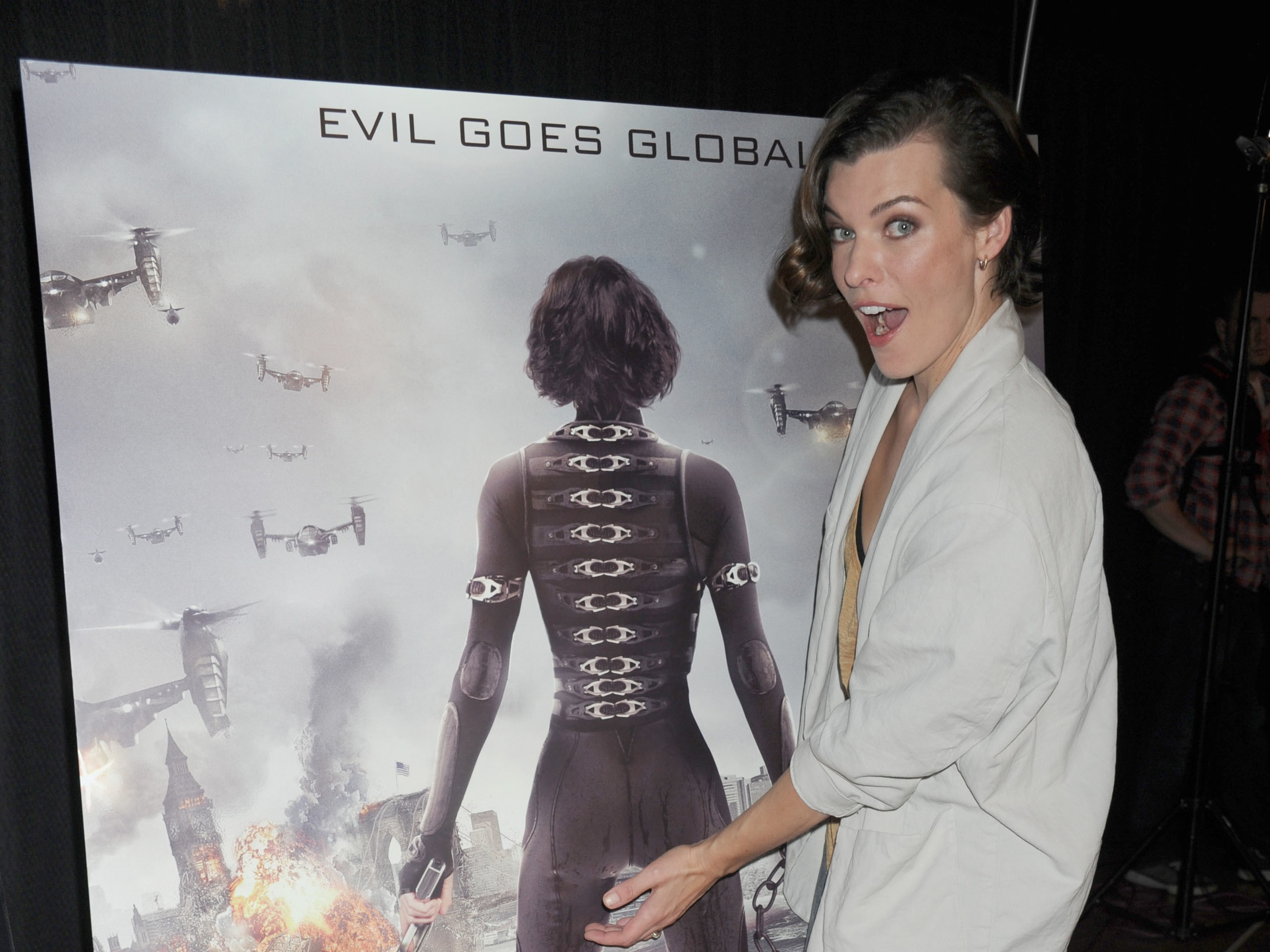 Milla Jovovich - Milla Jovovich Resident Evil Retribution , HD Wallpaper & Backgrounds