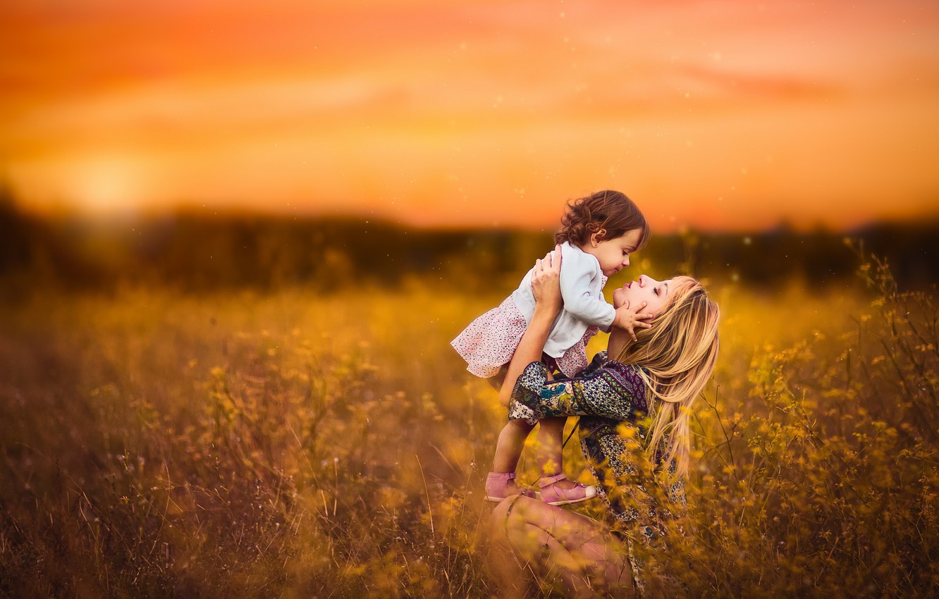 Photo Wallpaper Grass, Love, Background, Girl, Mom - Мама Фон , HD Wallpaper & Backgrounds