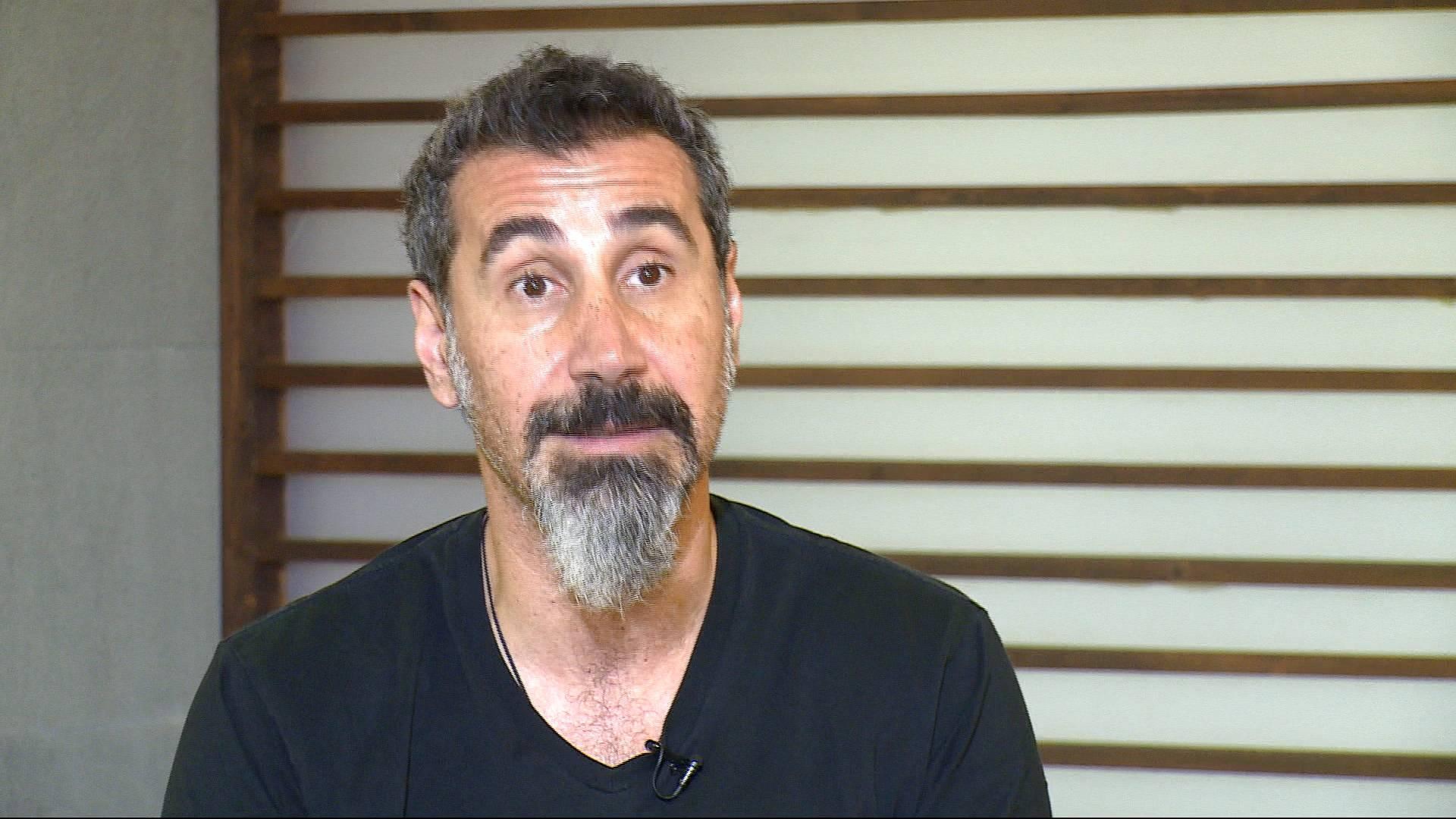 Rock Star Serj Tankian On Armenia's Velvet Revolution - Gentleman , HD Wallpaper & Backgrounds