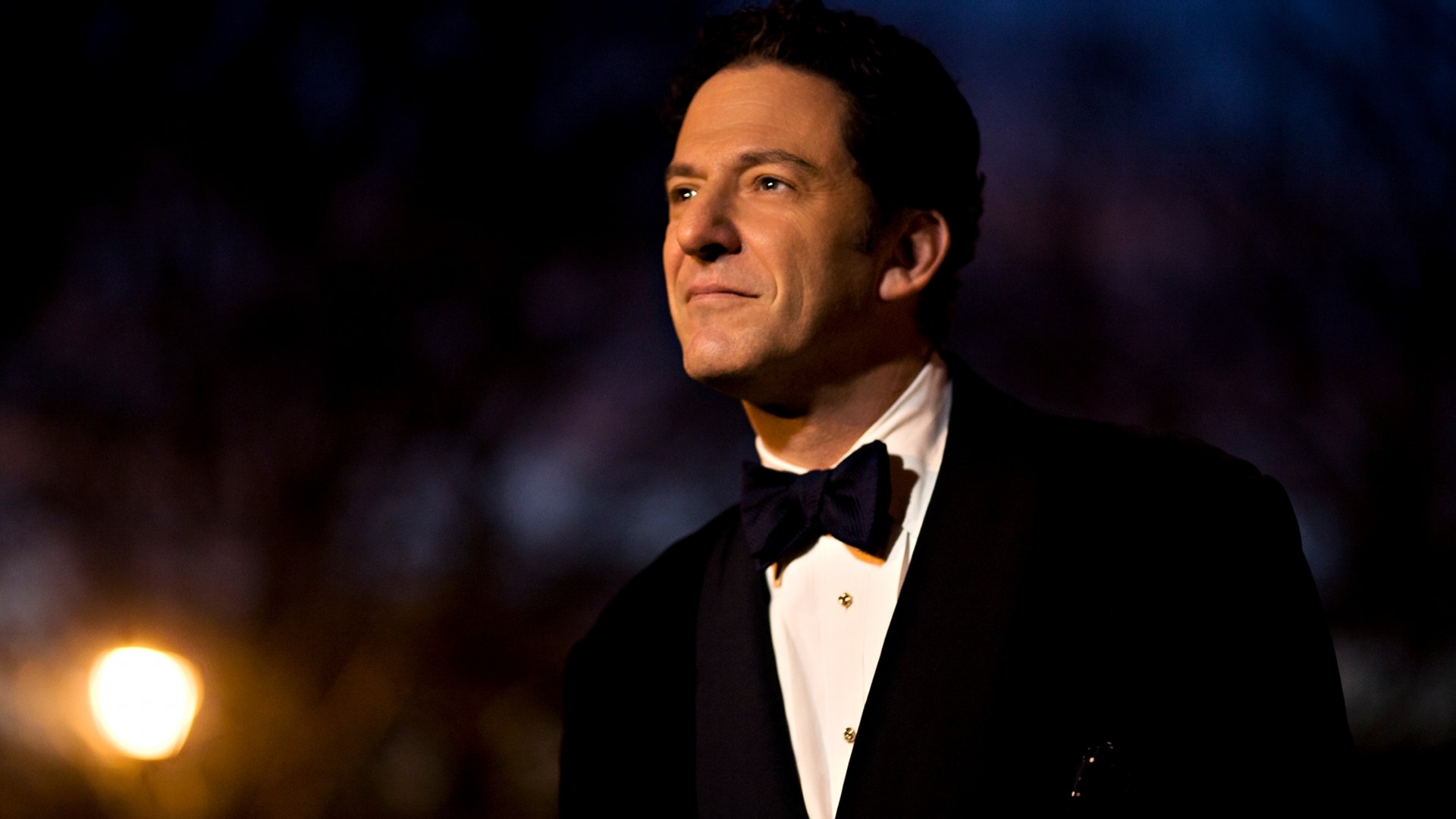 John Pizzarelli, Suit, Look, Face, Light Wallpaper - John Pizzarelli , HD Wallpaper & Backgrounds