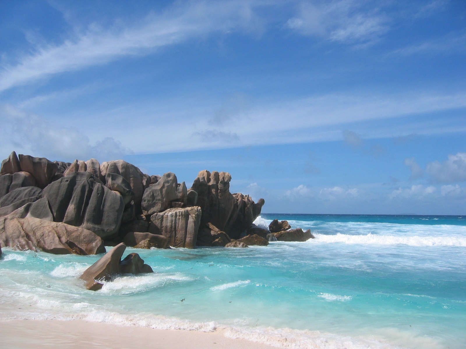 Beach View La Digue Seychelles Wallpaper - Beach View , HD Wallpaper & Backgrounds