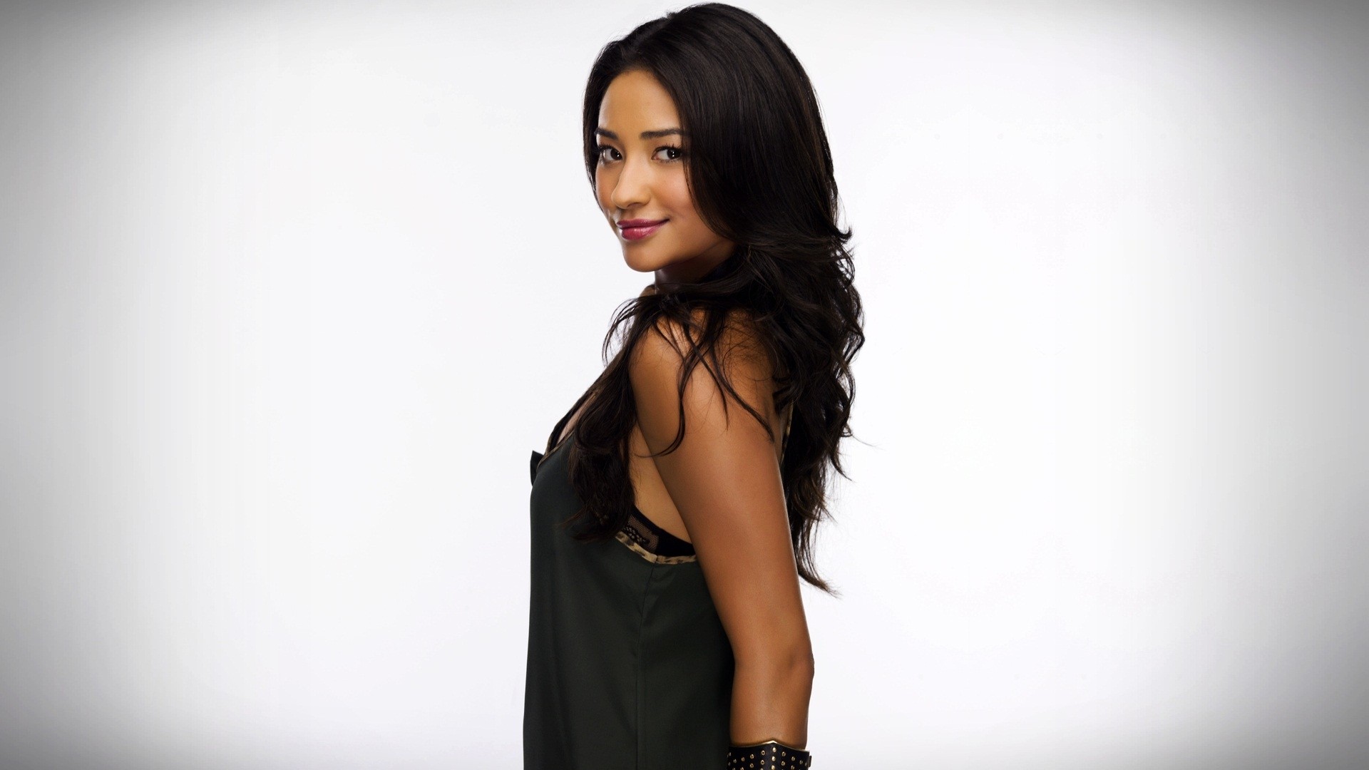 Shay Mitchell Hd , HD Wallpaper & Backgrounds