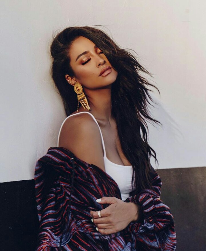 Shay Mitchell - Shay Mitchell Wallpaper Hd , HD Wallpaper & Backgrounds