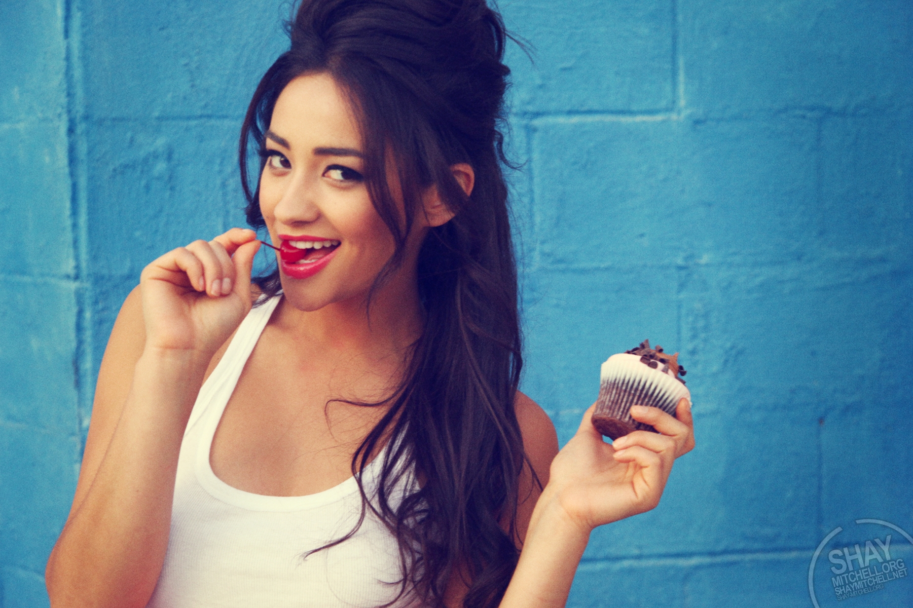 Download Original - Shay Mitchell , HD Wallpaper & Backgrounds