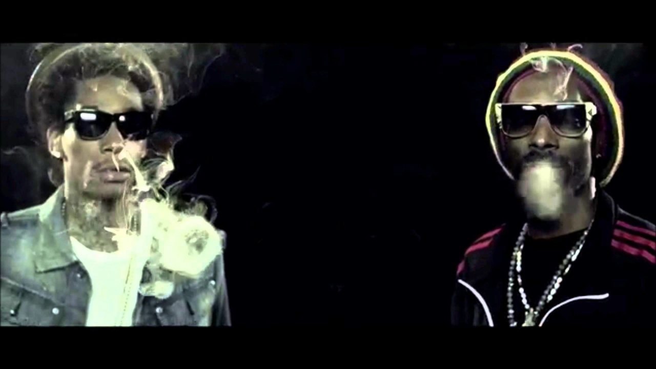 Wiz Khalifa Instrumental Download Wiz Khalifa Smoking - Snoop Dogg Wallpaper Wiz Khalifa , HD Wallpaper & Backgrounds