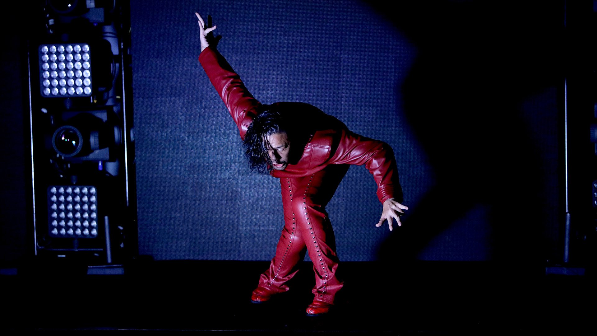 Nakamura Makes His Entrance For His Bout With Austin - Shinsuke Nakamura Entrance , HD Wallpaper & Backgrounds