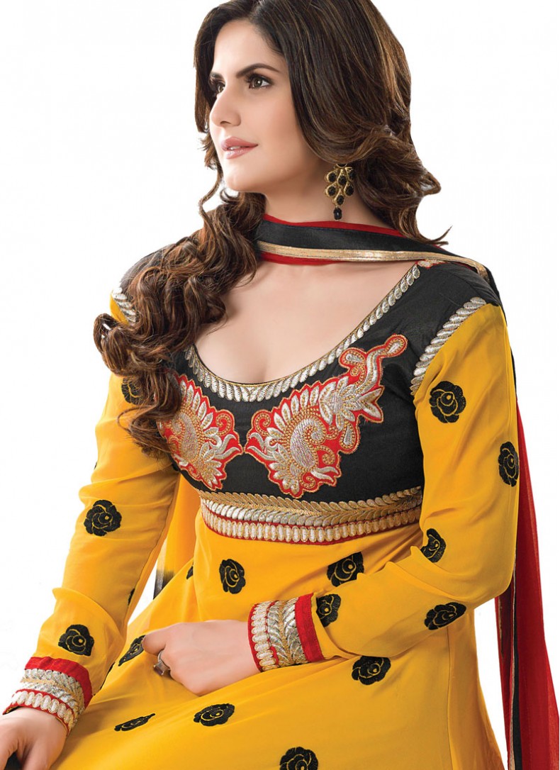 Download Zarine Khan Yellow Georgette Anarkali Suit - Zareen Khan Punjabi Suit , HD Wallpaper & Backgrounds