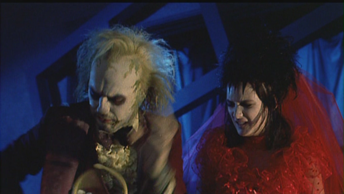 The Movie Images 'beetlejuice' Hd Wallpaper And Background - Lydia Deetz Wedding Dress , HD Wallpaper & Backgrounds