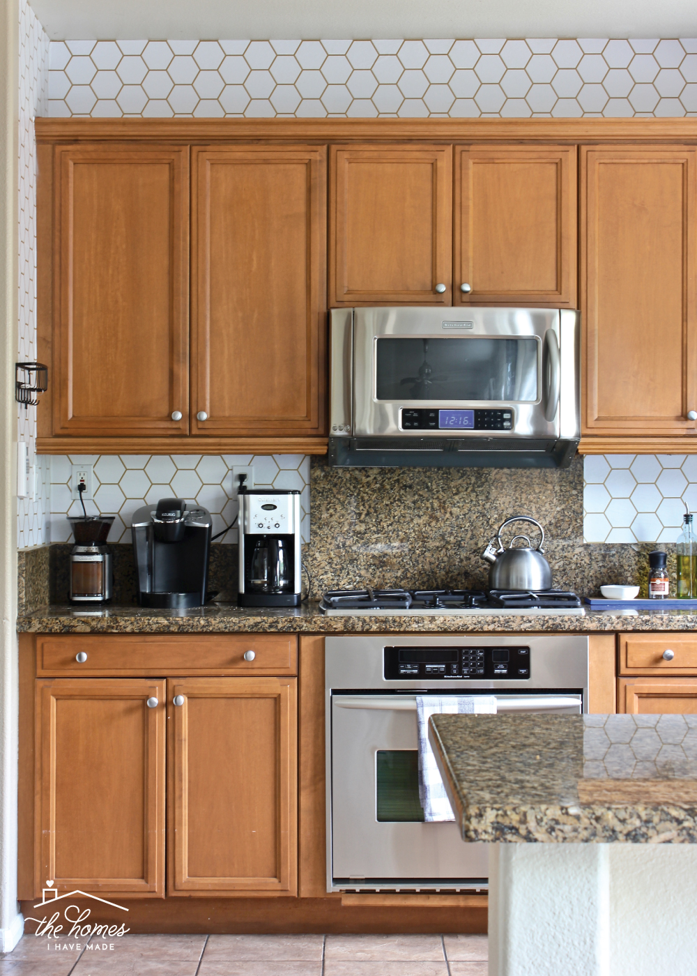 Adding Pattern To Your Kitchen Backsplash Doesn't Have - Kitchen Backsplash , HD Wallpaper & Backgrounds
