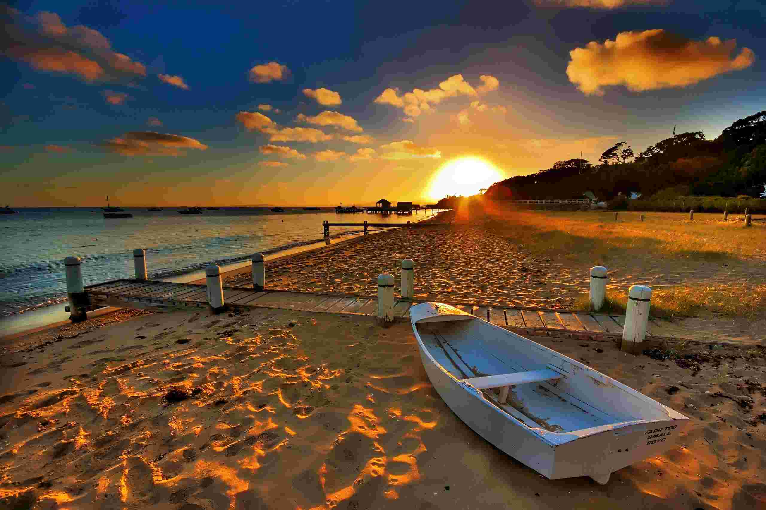 Beach Sunset Australia New Hd Wallpapers Scenery Wallpaper - Beach Sunset With Boat , HD Wallpaper & Backgrounds