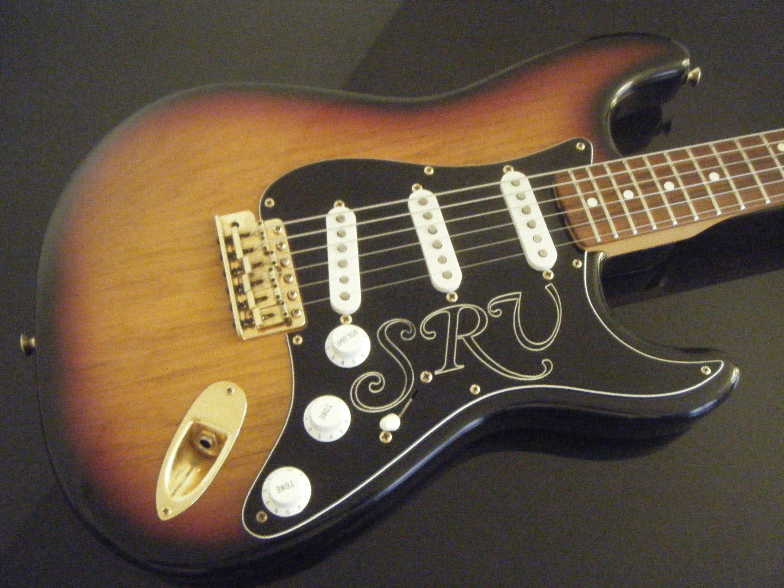 Fender Stevie Ray Vaughan Srv Stratocaster '90s - Fender Srv Strat , HD Wallpaper & Backgrounds