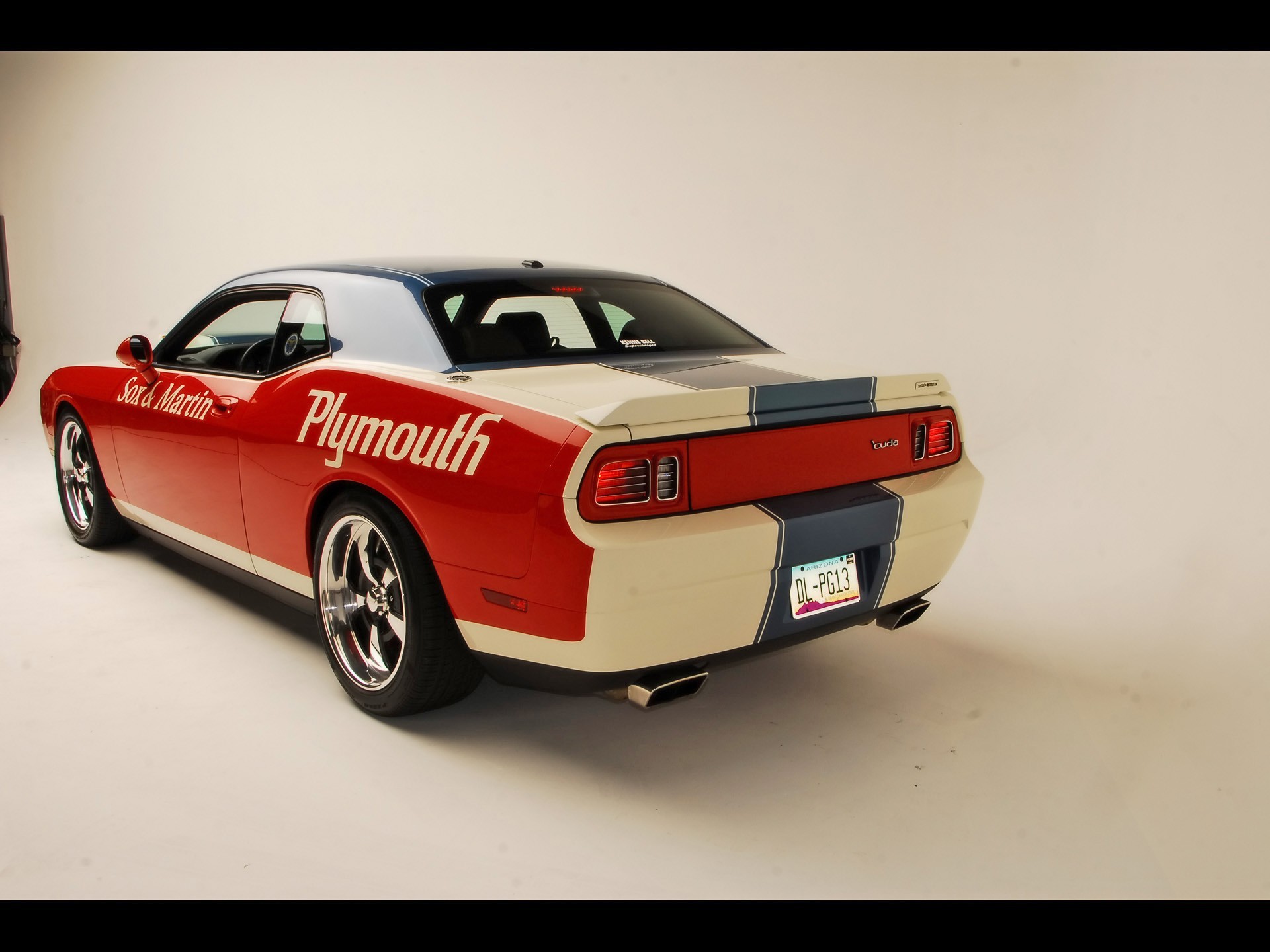Cars Garages Hemi Sox Wallpaper - Plymouth Barracuda 2010 , HD Wallpaper & Backgrounds