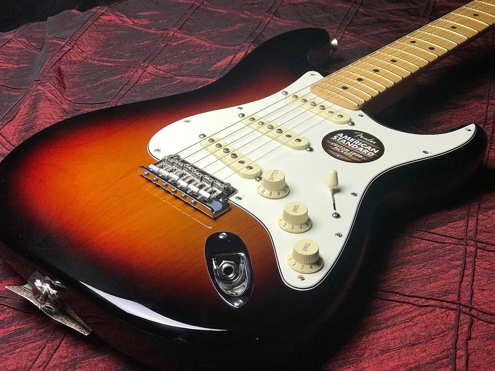 American Standard Strat Sunburst Maple Neck , HD Wallpaper & Backgrounds