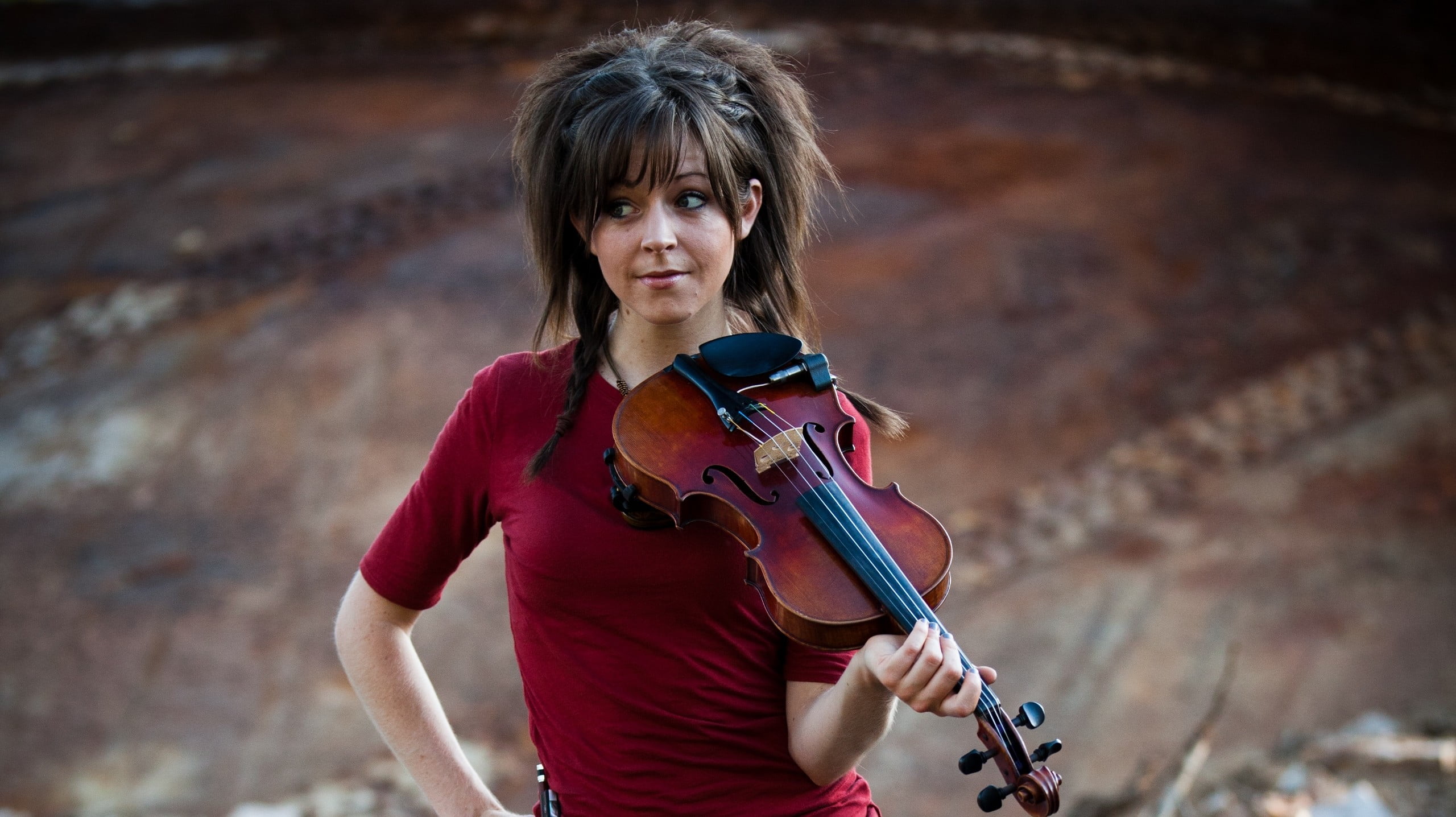 Brown Violin, Lindsey Stirling, Portrait, One Person, - Lindsey Stirling Niña , HD Wallpaper & Backgrounds