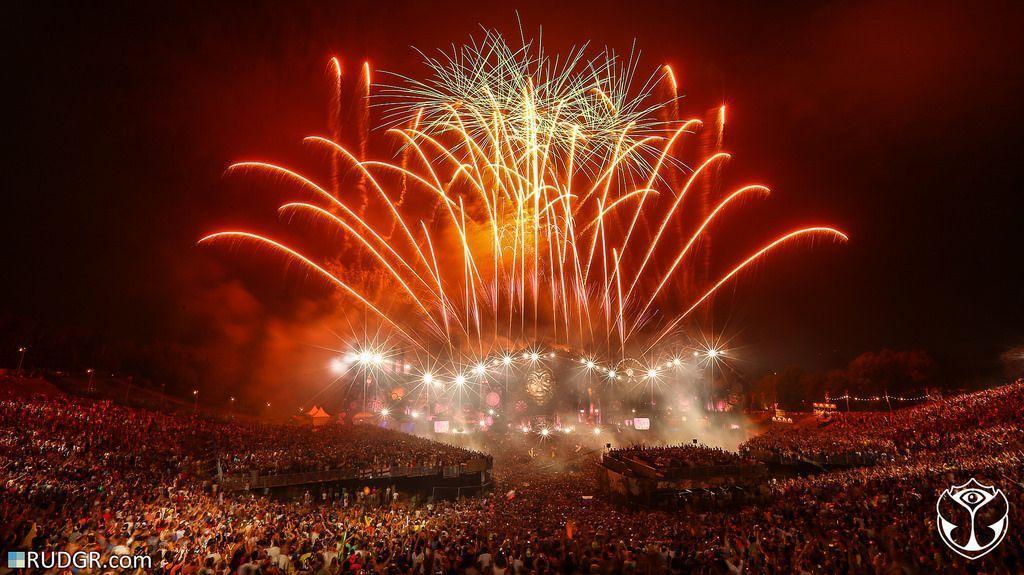 Tomorrowland 2015 Laser Show Hd Wallpaper - Tomorrowland Fireworks , HD Wallpaper & Backgrounds