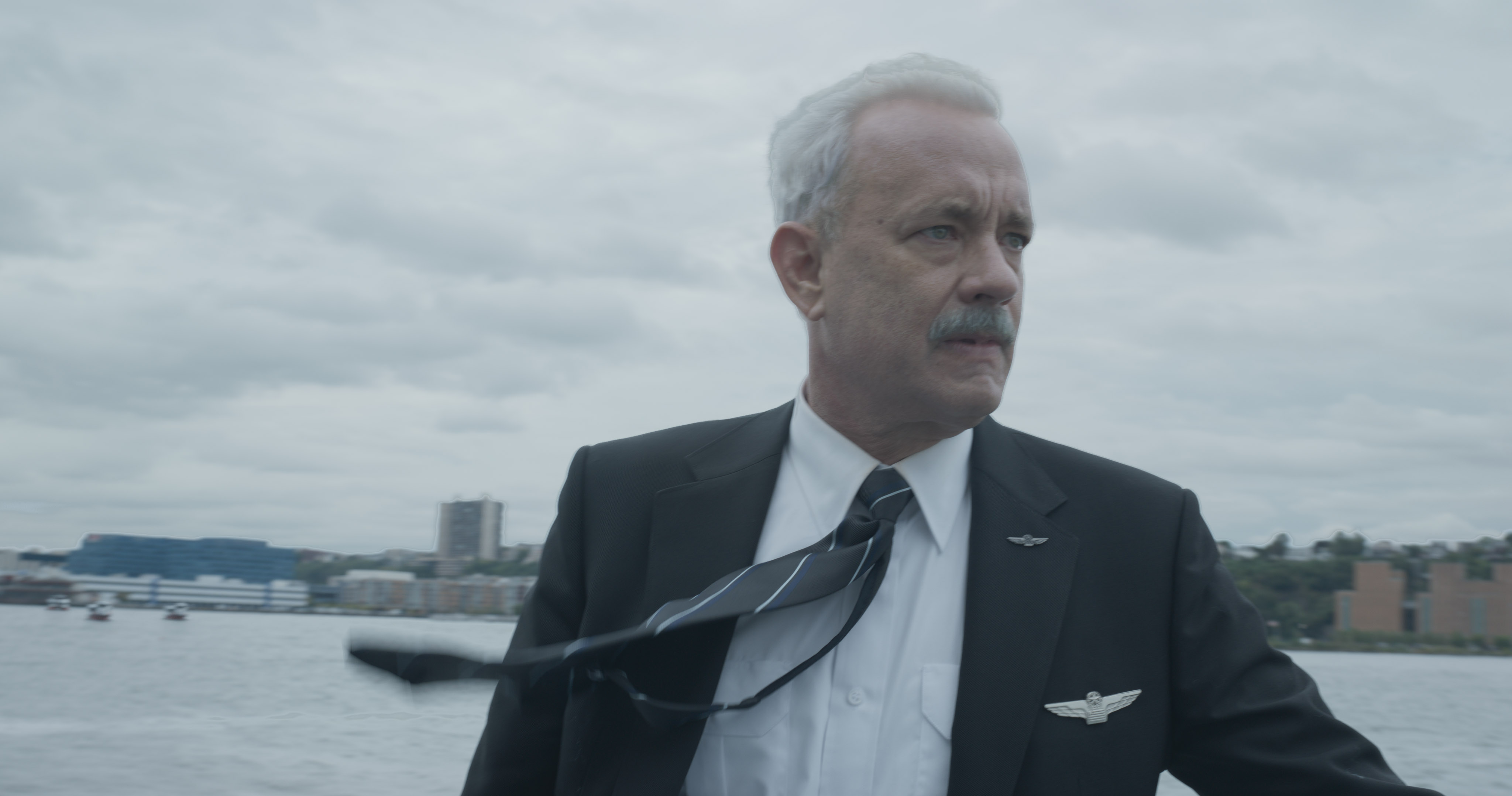 Clint Eastwood's Hudson Landing Film Is As Competent - Tom Hanks Sully , HD Wallpaper & Backgrounds