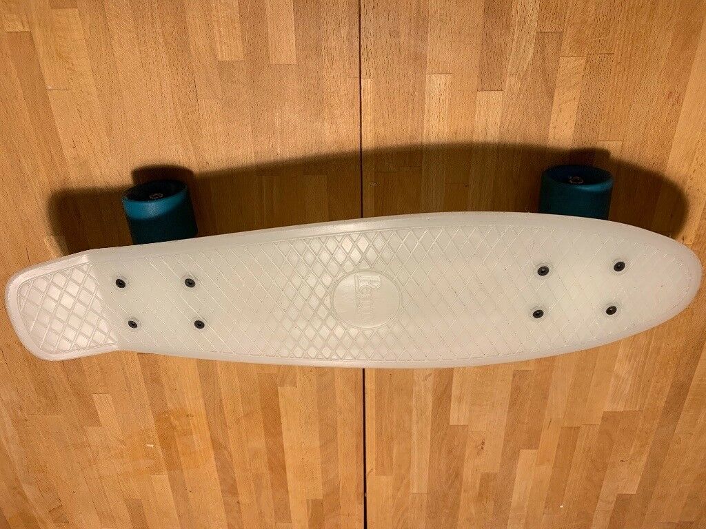Penny Board White 'glow In The Dark' Skateboard - Longboard , HD Wallpaper & Backgrounds