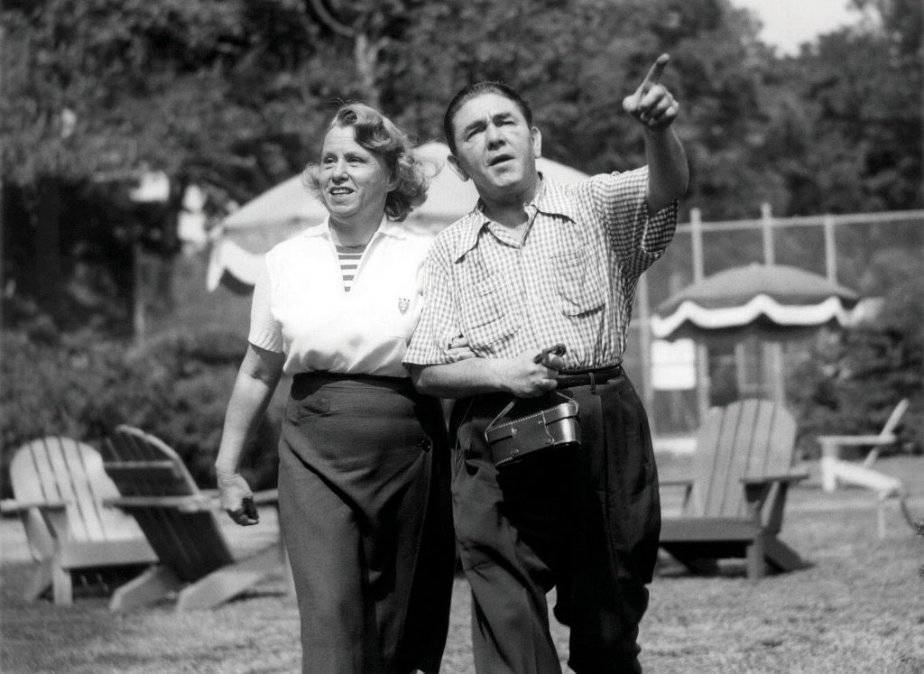 No Illusion Moe With His Wife, Helen, At An Unknown - Moe Howard Helen Schonberger , HD Wallpaper & Backgrounds