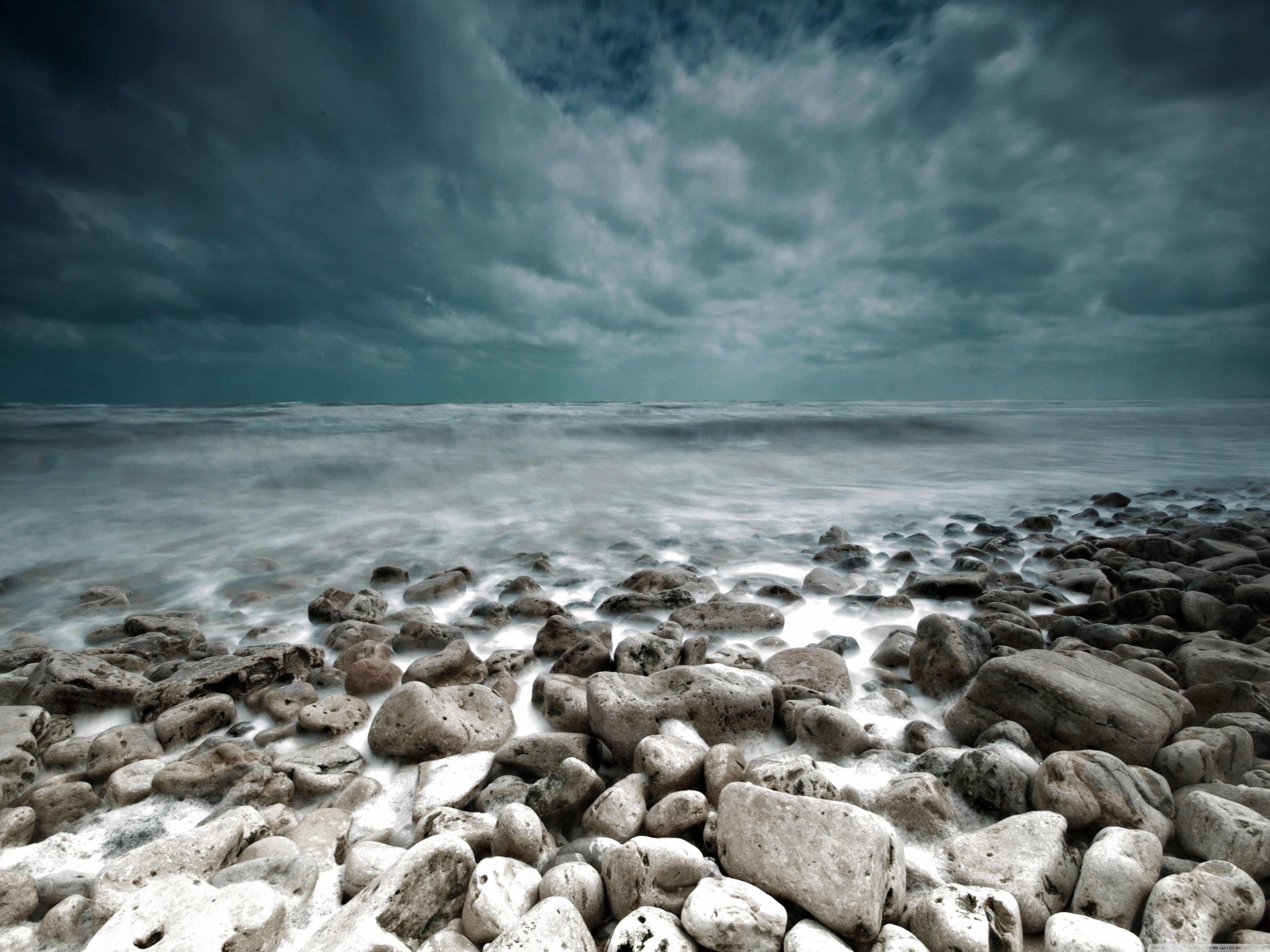 Stormy Sea Hd Hd Wallpaper - Stormy Ocean , HD Wallpaper & Backgrounds