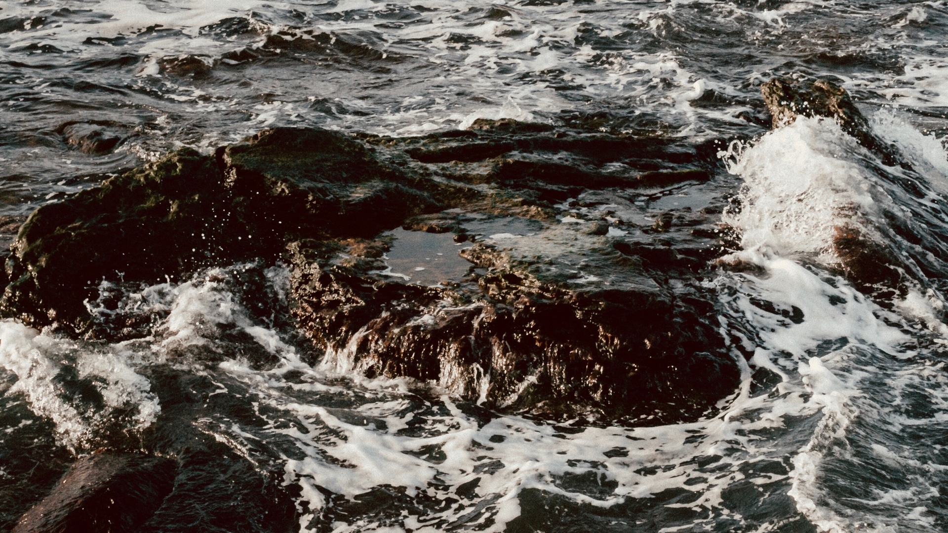 Wallpaper Waves, Stones, Foam, Water, Sea, Stormy - Sea , HD Wallpaper & Backgrounds