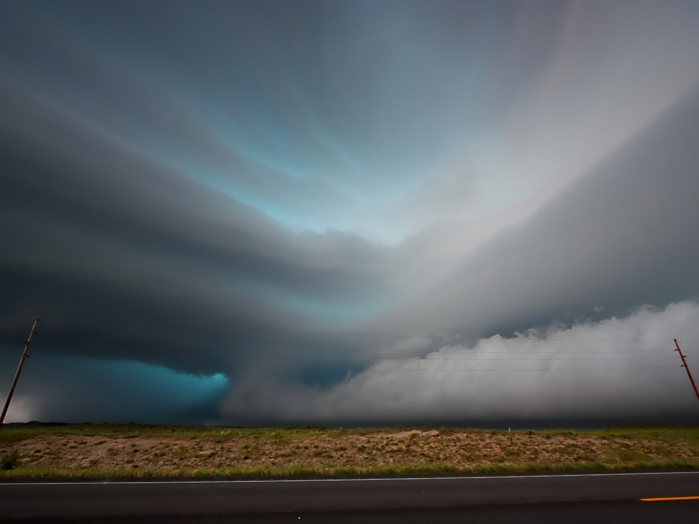 Wallpaper Tornadoes, Rain, Storm, Clouds, Sky - Highway , HD Wallpaper & Backgrounds