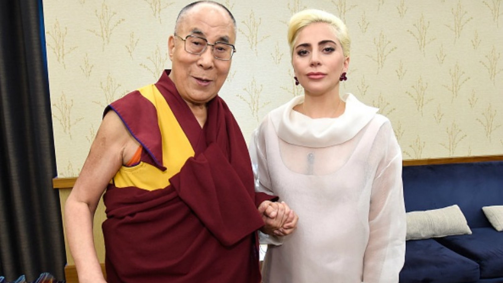 Lady Gaga Interviewed The Dalai Lama - Lady Gaga Dalai Lama , HD Wallpaper & Backgrounds