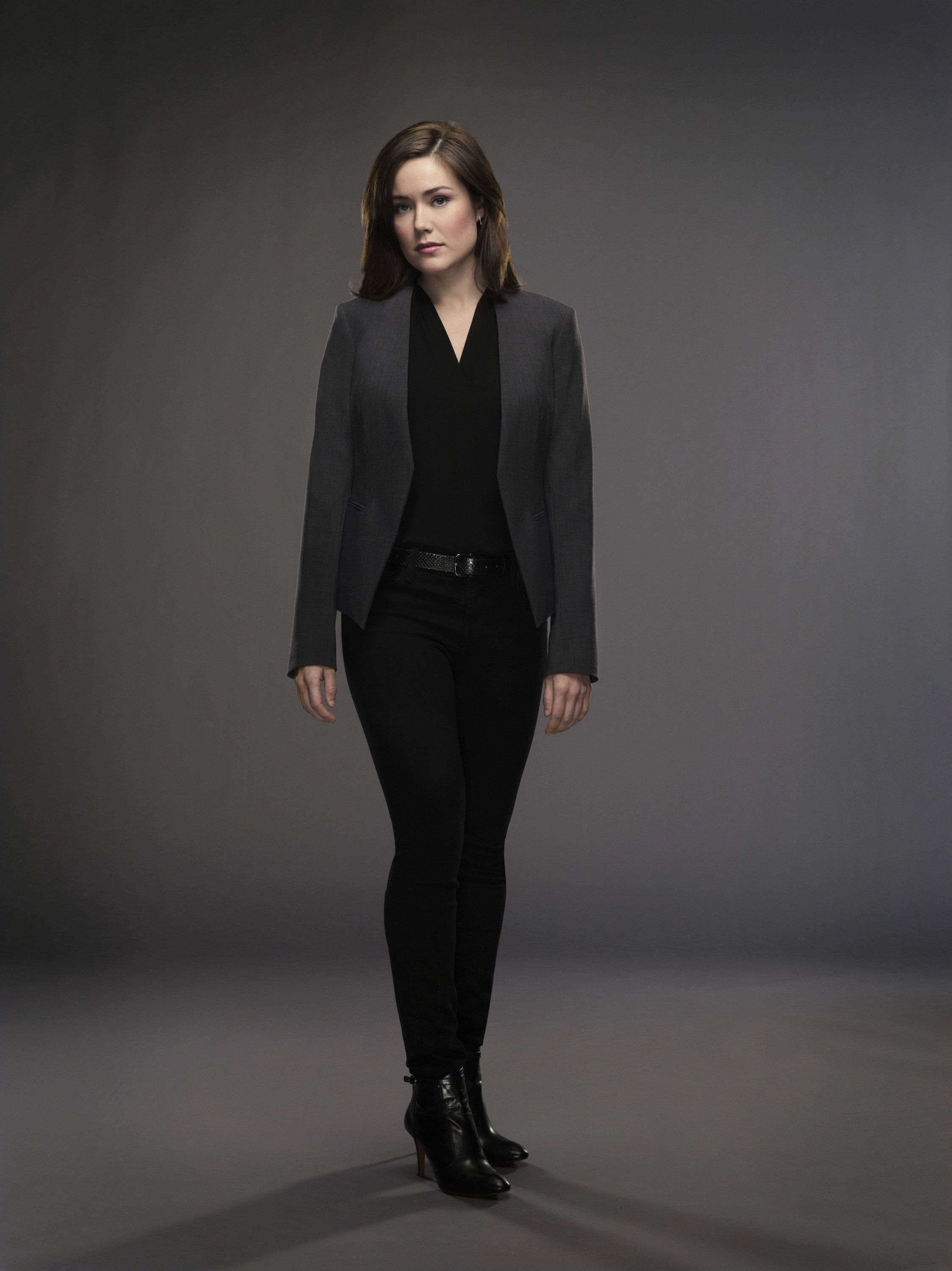 The Blacklist Wallpaper With A Business Suit, A Suit, - Blacklist Elizabeth Keen Outfits , HD Wallpaper & Backgrounds