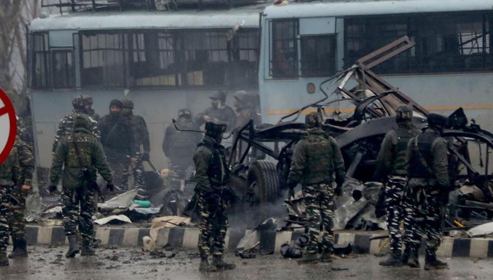40 Crpf Jawans Killed In Worst Terror Attack In Kashmir, - Indian Army Attack Pulwama , HD Wallpaper & Backgrounds