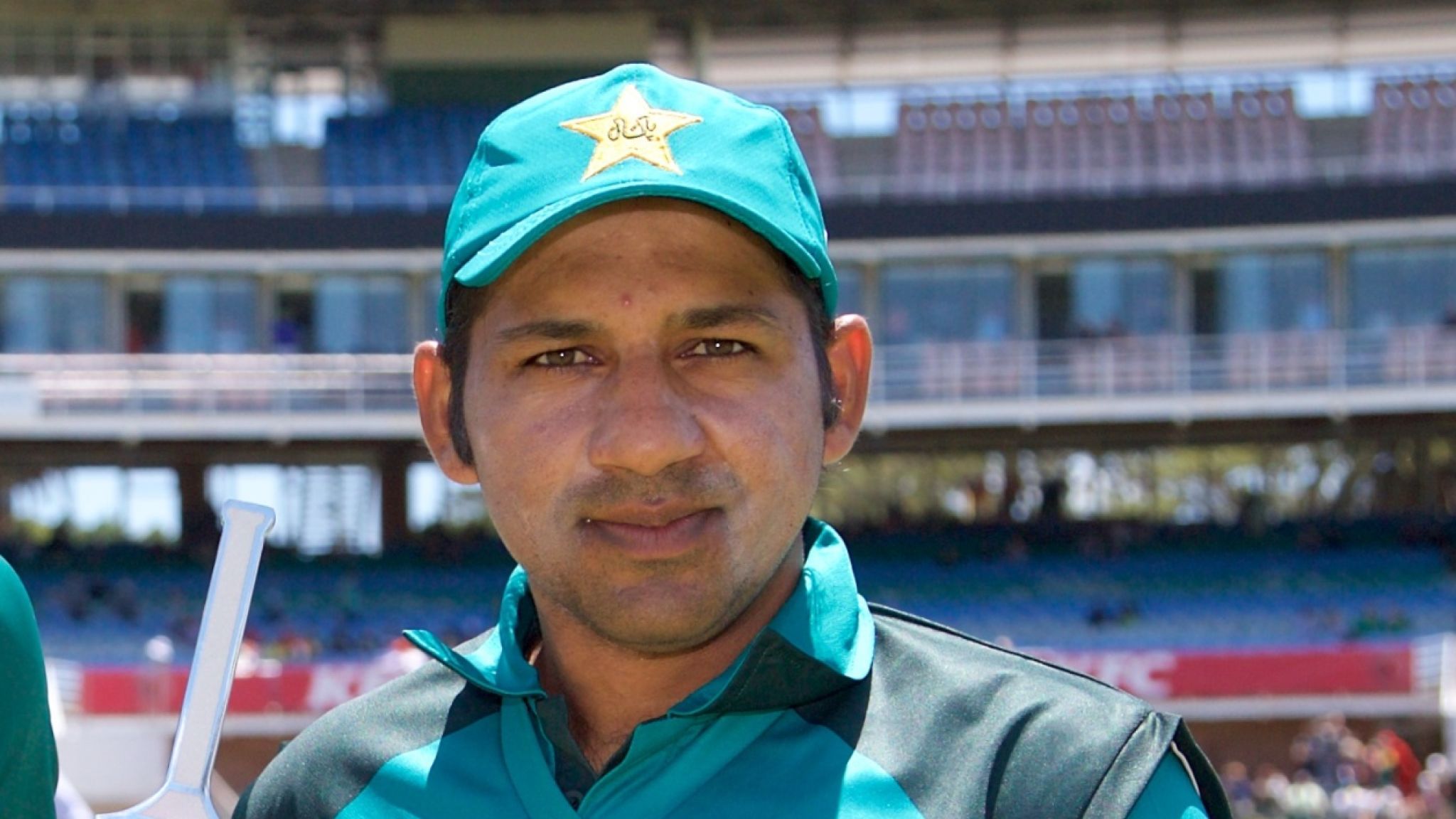 Sarfraz Ahmed And Pcb Apologise Over Alleged Racist - Sarfraz Ahmed , HD Wallpaper & Backgrounds