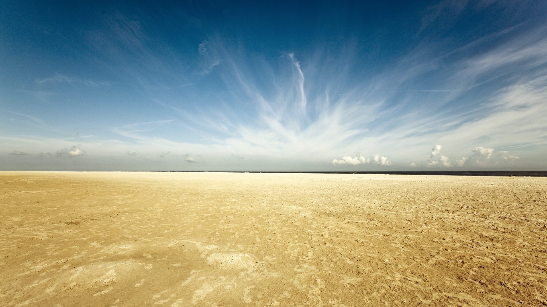 Sand Blue Beautiful Ocean Endless Nature Cloud Formations - Empty Backgrounds For Cars , HD Wallpaper & Backgrounds