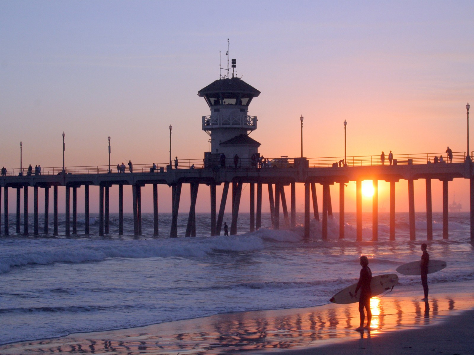 Sunset Surfers Huntington Pier California Beach Summer - Beach-sunset , HD Wallpaper & Backgrounds