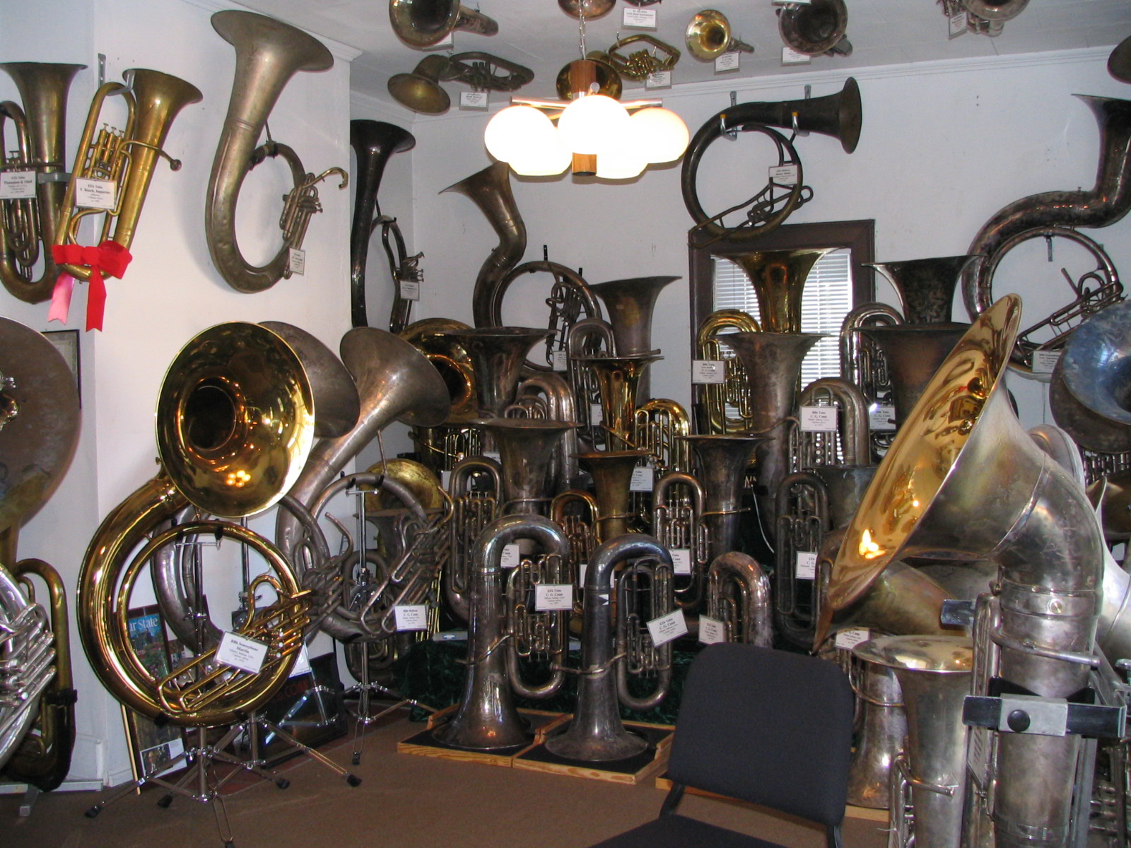 Historic Tuba Collection - Horn , HD Wallpaper & Backgrounds